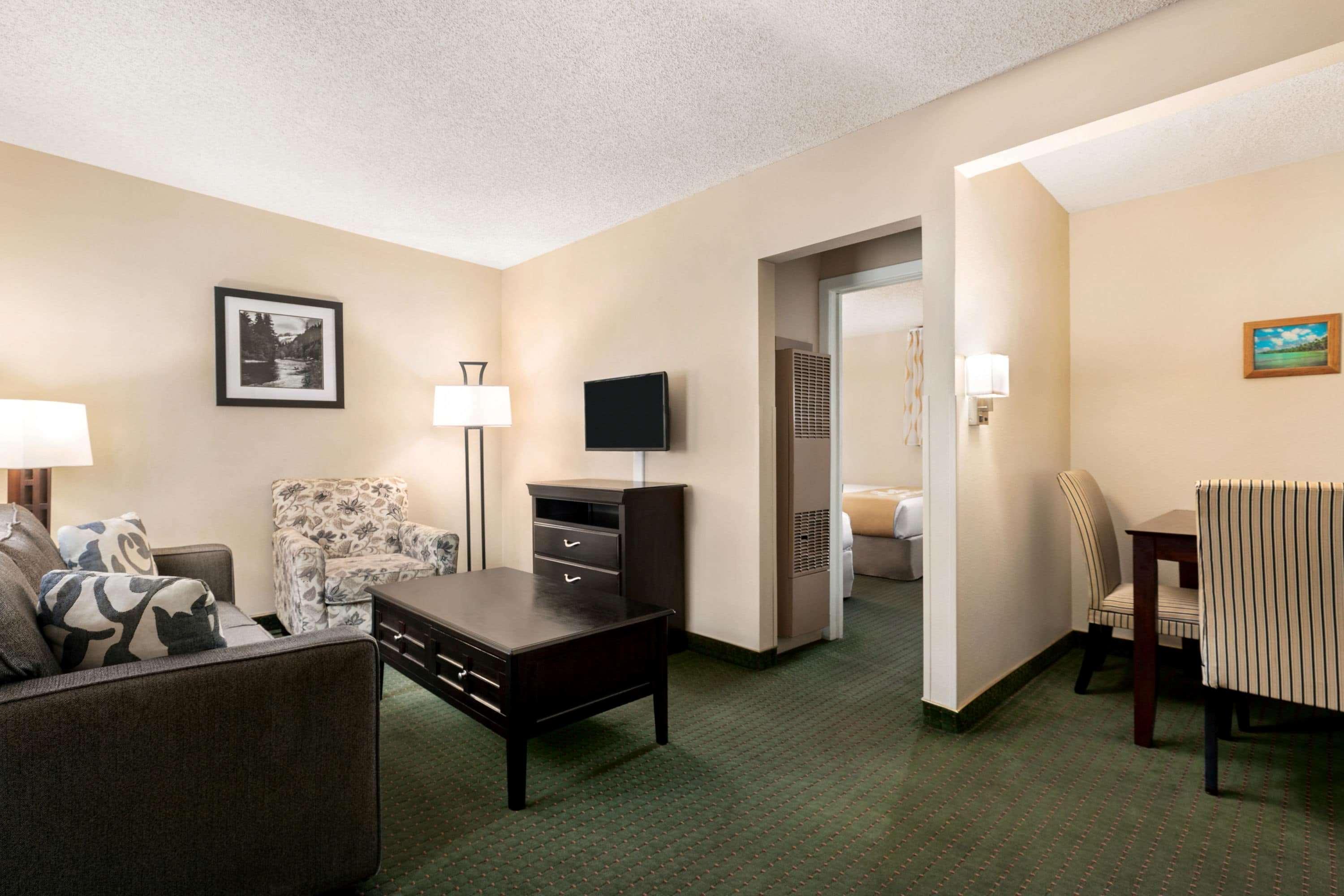 Days Inn By Wyndham Кортес Экстерьер фото