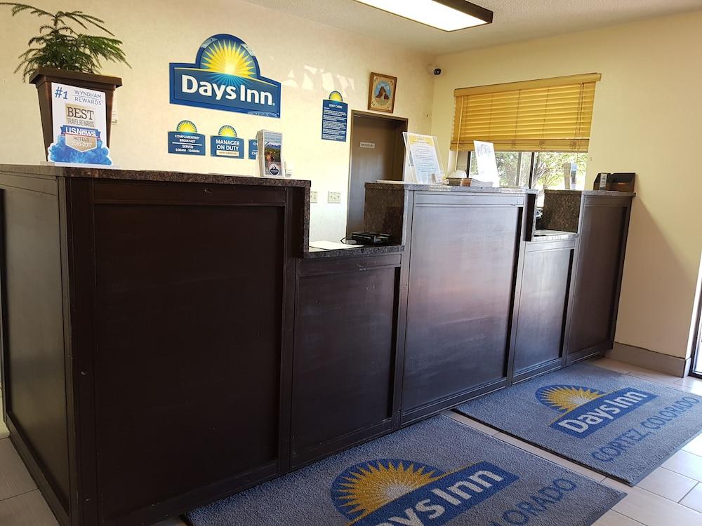 Days Inn By Wyndham Кортес Экстерьер фото